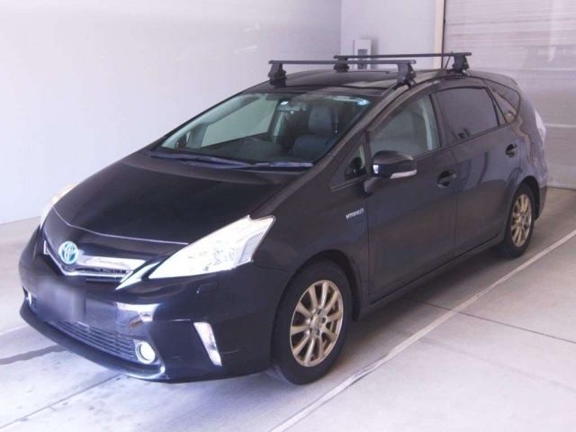 70008 TOYOTA PRIUS ALPHA ZVW40W 2013 г. (TAA Kantou)